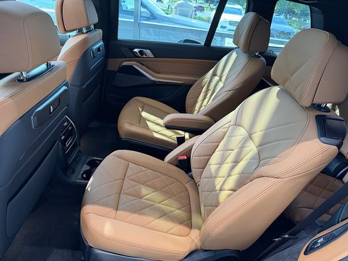 New 2027 BMW X7 xDrive40i w/ M Sport Package AWD/4WD image 13
