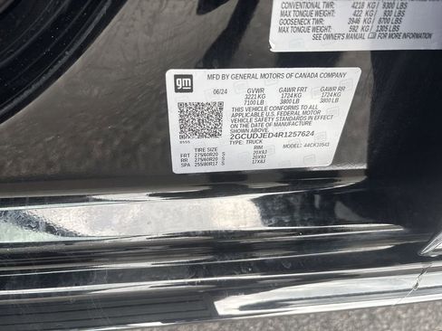 Certified 2024 Chevrolet Silverado 1500 High Country w/ Technology Package AWD/4WD image 34