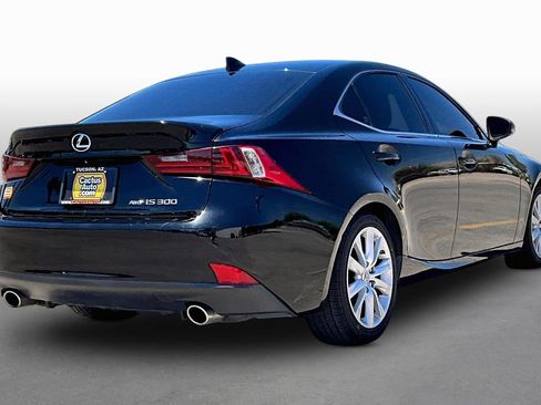 Used 2016 Lexus IS 300 AWD image 2