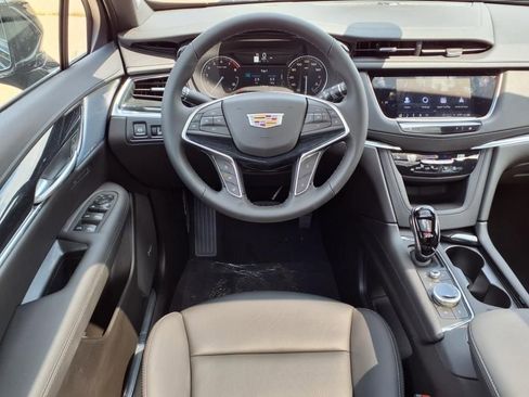 New 2025 Cadillac XT5 Premium Luxury w/ LPO, Floor Liner Package image 10