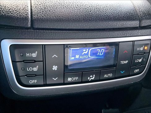 Certified 2018 Toyota Highlander Limited Platinum image 11