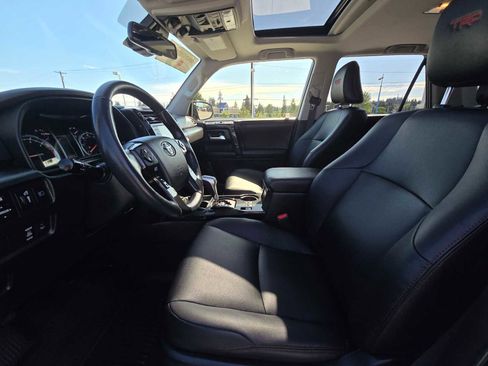 Used 2023 Toyota 4Runner TRD Off-Road Premium w/ Moonroof Package AWD/4WD image 21