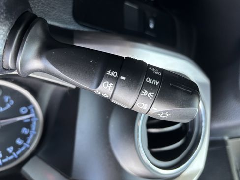 Used 2022 Toyota Tacoma SR5 image 30