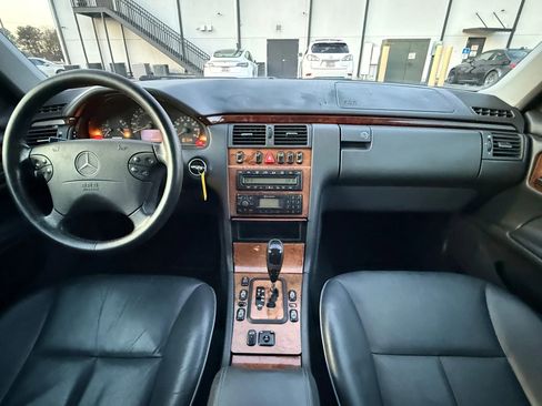 Used 2002 Mercedes-Benz E 320 4MATIC Sedan image 3