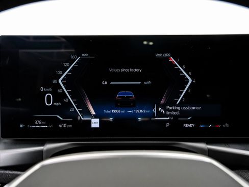 Used 2025 BMW 330i xDrive Sedan w/ Convenience Package image 23