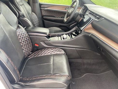 Used 2022 Jeep Grand Cherokee L Summit w/ Advanced Protech Group IV image 23