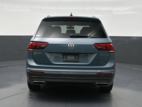 Used 2021 Volkswagen Tiguan SE w/ Panoramic Sunroof Package FWD image 4
