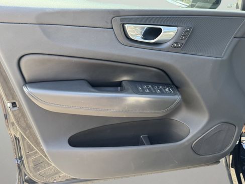 Used 2023 Volvo XC60 B5 Core image 22