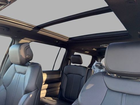 New 2026 Jeep Grand Wagoneer w/ Premium Group I image 16