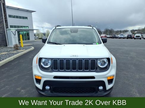 Used 2022 Jeep Renegade Latitude AWD/4WD image 9