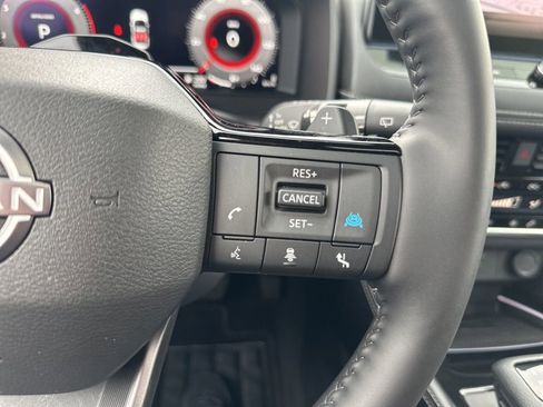 Used 2025 Nissan Rogue Platinum w/ Tech Package AWD/4WD image 37
