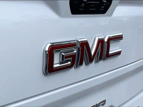 Used 2022 GMC Sierra 1500 SLT w/ SLT Premium Plus Package AWD/4WD image 30