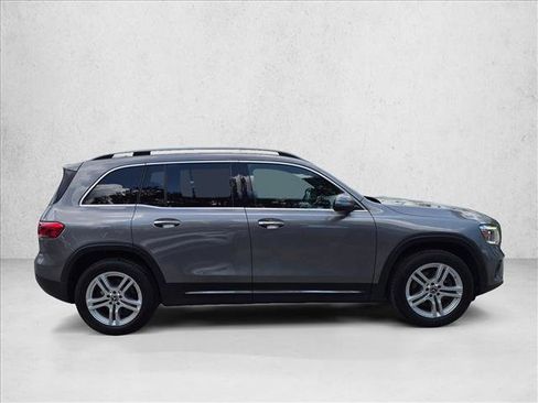Used 2021 Mercedes-Benz GLB 250 4MATIC image 4
