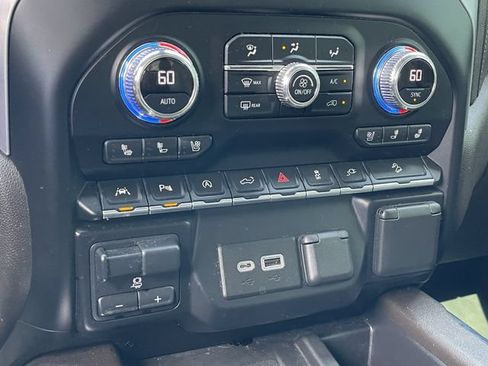 Used 2021 GMC Sierra 1500 SLT AWD/4WD image 19