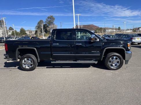 Used 2019 GMC Sierra 2500 SLT w/ Duramax Plus Package image 2