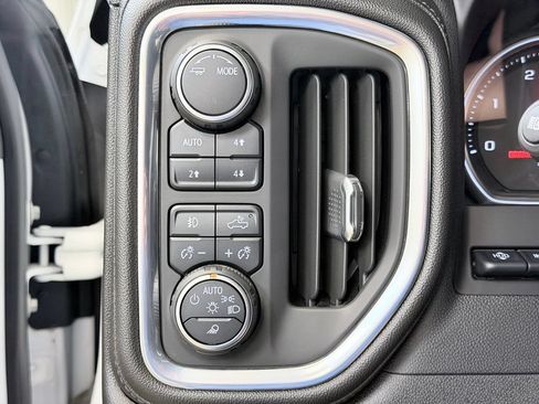 Used 2022 Chevrolet Silverado 2500 LTZ w/ LTZ Plus Package AWD/4WD image 43