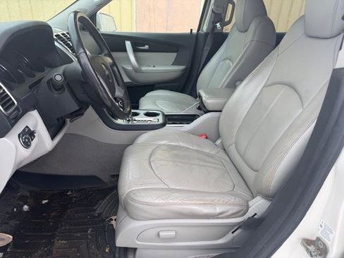 Used 2008 GMC Acadia SLT w/ Convenience Package image 9
