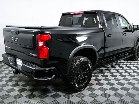 Used 2022 Chevrolet Silverado 1500 ZR2 w/ Technology Package AWD/4WD image 3