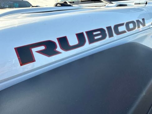 Used 2025 Jeep Wrangler Unlimited Rubicon AWD/4WD image 10