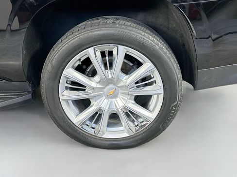 Used 2021 Chevrolet Suburban LT AWD/4WD image 33