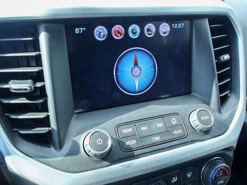 Used 2019 GMC Acadia SLT image 3