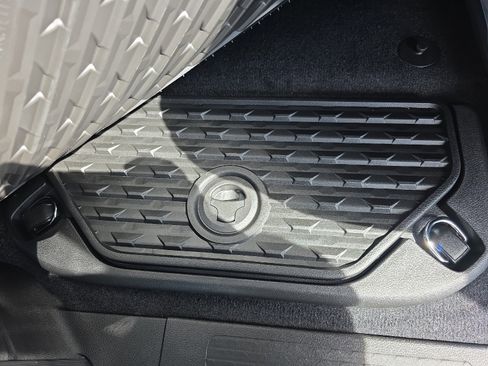 New 2026 RAM 1500 4x4 Crew Cab image 24