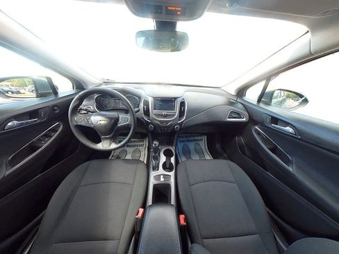 Used 2018 Chevrolet Cruze LT image 24
