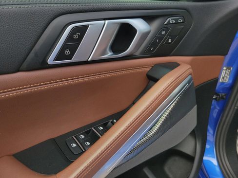 Used 2020 BMW X6 M50i image 14