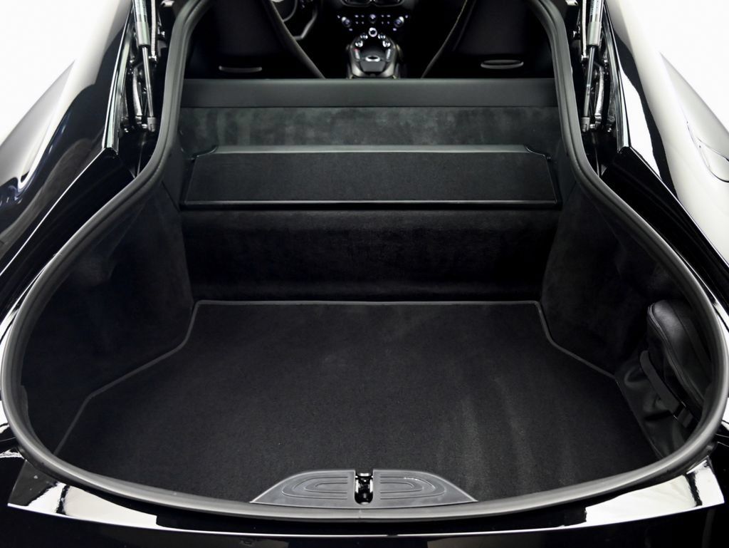 Used 2022 Aston Martin V8 Vantage Coupe RWD image 27