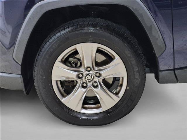 Used 2022 Toyota RAV4 XLE w/ Convenience Package FWD image 9