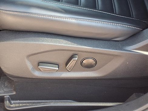 Used 2024 Ford Edge SEL image 4