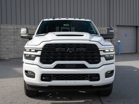 New 2026 RAM 2500 Limited AWD/4WD image 9