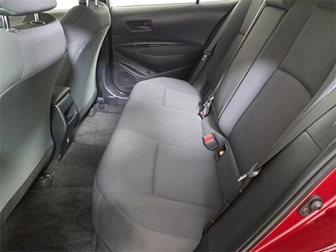 Used 2022 Toyota Corolla LE image 12