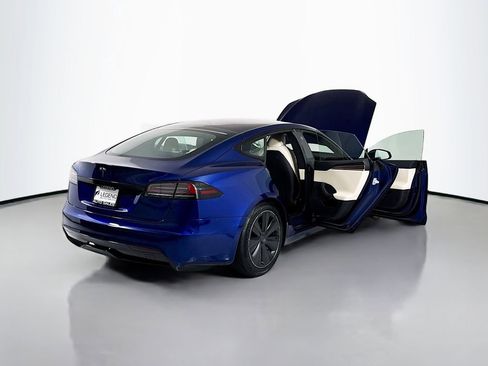 Used 2022 Tesla Model S image 30