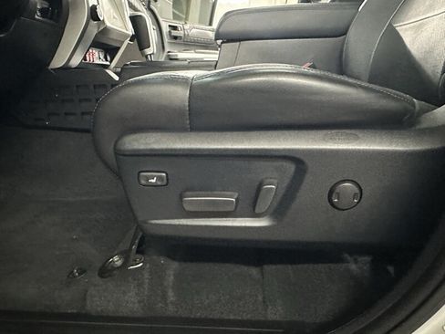 Used 2017 Toyota Tundra Platinum AWD/4WD image 27