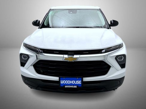 Used 2024 Chevrolet TrailBlazer LS w/ LS Convenience Package image 2