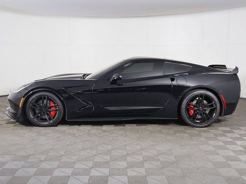 Used 2018 Chevrolet Corvette Stingray Coupe RWD image 16