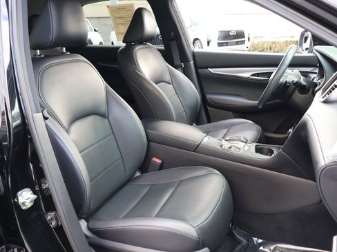 Certified 2023 INFINITI QX50 Luxe w/ Accent Package image 23