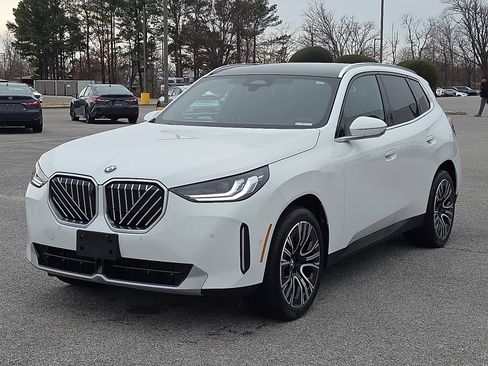 Used 2025 BMW X3 xDrive30i w/ Premium Package image 2