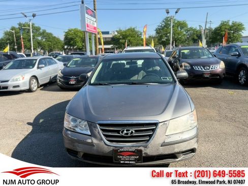 Used 2010 Hyundai Sonata GLS FWD image 2