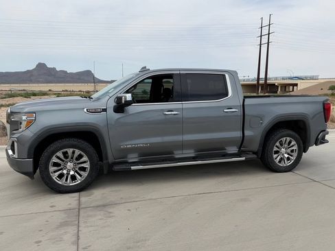 Used 2020 GMC Sierra 1500 Denali w/ Technology Package AWD/4WD image 4
