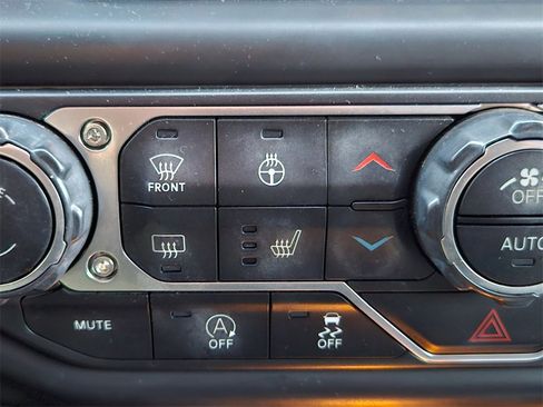 Certified 2018 Jeep Wrangler Unlimited Rubicon image 31