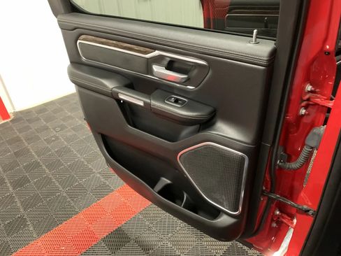 Used 2019 RAM 1500 Laramie image 33