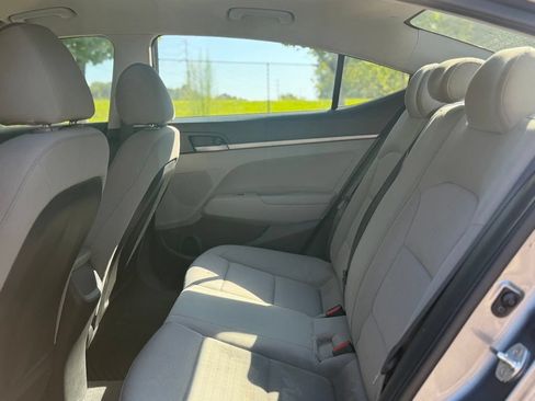 Used 2018 Hyundai Elantra SE w/ Cargo Package FWD image 13