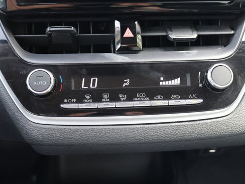 Used 2024 Toyota Corolla LE FWD image 30