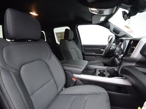 New 2026 RAM 1500 Express AWD/4WD image 19