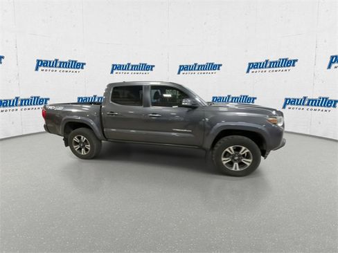 Used 2018 Toyota Tacoma SR5 image 13