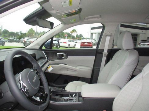 New 2025 Kia Sorento S image 13
