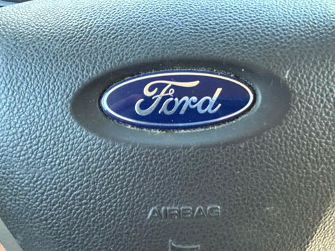 Used 2013 Ford Taurus Limited FWD image 19