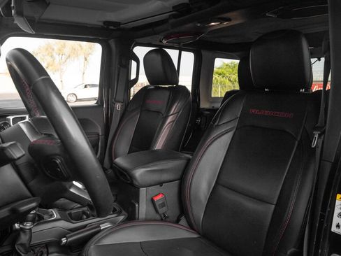 Used 2018 Jeep Wrangler Unlimited Rubicon AWD/4WD image 5